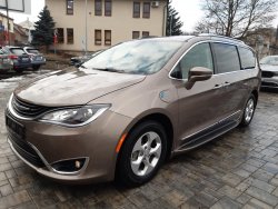 Chrysler Pacifica, 3,6L V6 HYBRID, REZERVACE