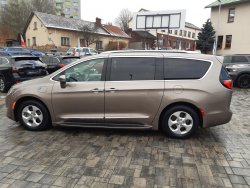 Chrysler Pacifica, 3,6L V6 HYBRID, REZERVACE
