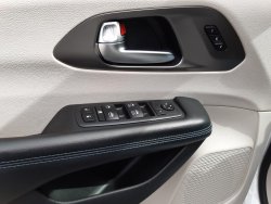 Chrysler Pacifica, 3,6L V6,kůže,7míst, nový model