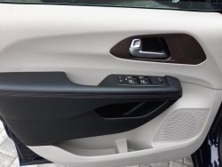 Chrysler Pacifica, 3,6L V6 L Plus, DVD, REZERVACE