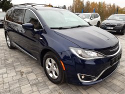 Chrysler Pacifica, 3,6L V6 L Plus, DVD, REZERVACE