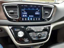 Chrysler Pacifica, 3,6L V6 L Plus, DVD, REZERVACE
