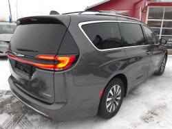 Chrysler Pacifica, 3,6L Hybrid, 7míst, REZERVACE