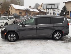 Chrysler Pacifica, 3,6L Hybrid, 7míst, REZERVACE