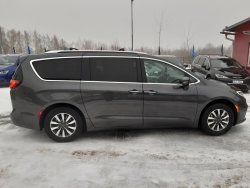 Chrysler Pacifica, 3,6L Hybrid, 7míst, REZERVACE