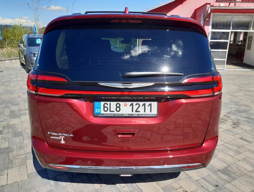 Chrysler Pacifica, 3,6L V6, 7míst, adapt, android