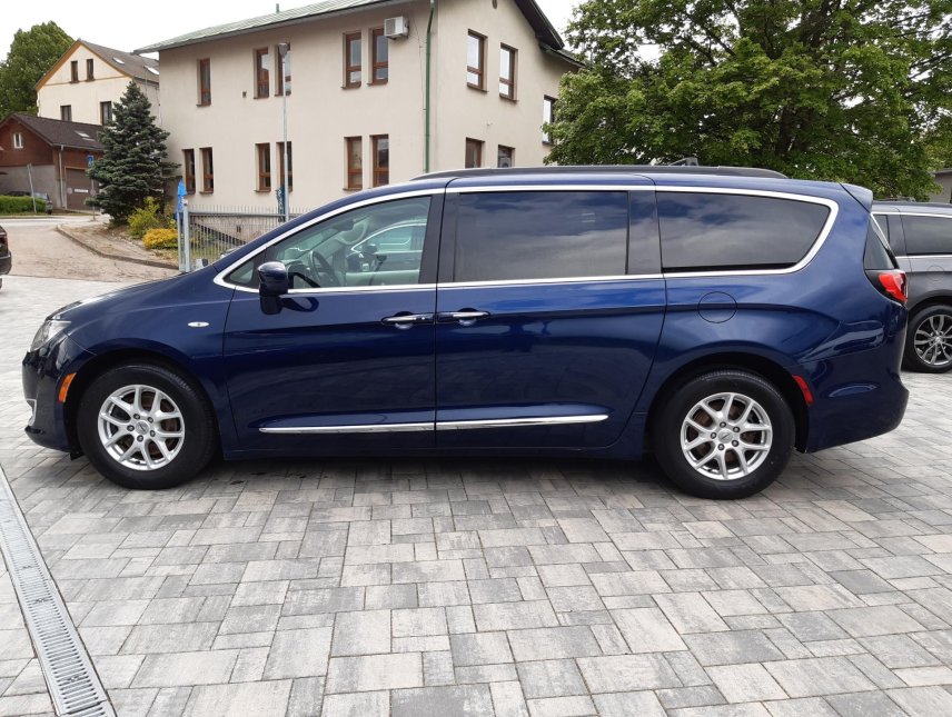 Chrysler Pacifica, 3,6L V6 Touring L, 7míst, kůže