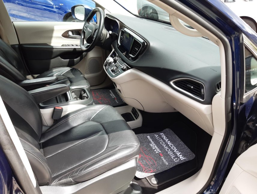 Chrysler Pacifica, 3,6L V6 Touring L, 7míst, kůže