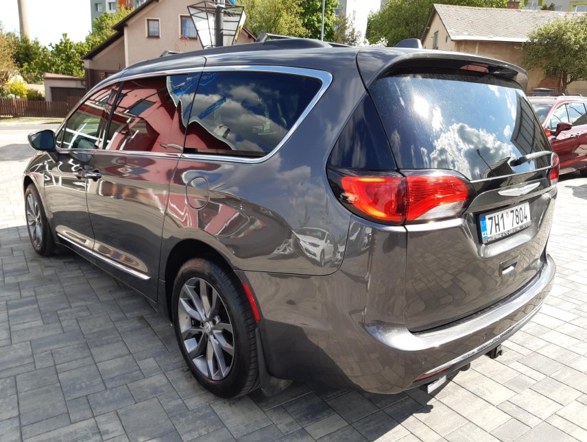 Chrysler Pacifica, 3,6L V6 7míst,kůže,kamera, LPG