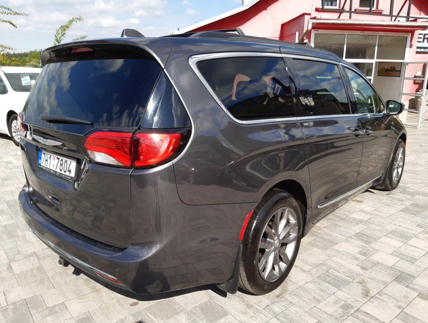 Chrysler Pacifica, 3,6L V6 7míst,kůže,kamera, LPG