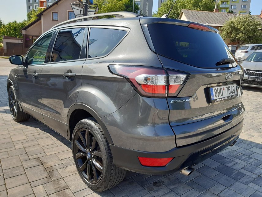 Ford Kuga, 1,5 4x4,134kW,android, CarPlay