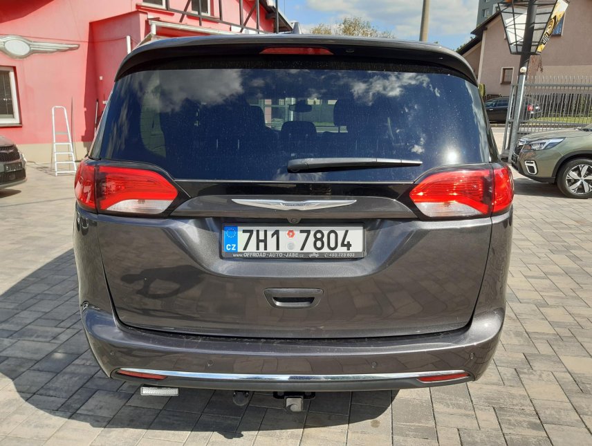 Chrysler Pacifica, 3,6L V6 7míst,kůže,kamera, LPG