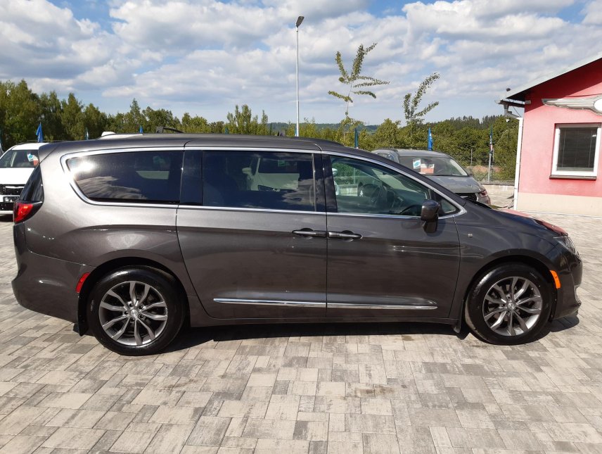 Chrysler Pacifica, 3,6L V6 7míst,kůže,kamera, LPG
