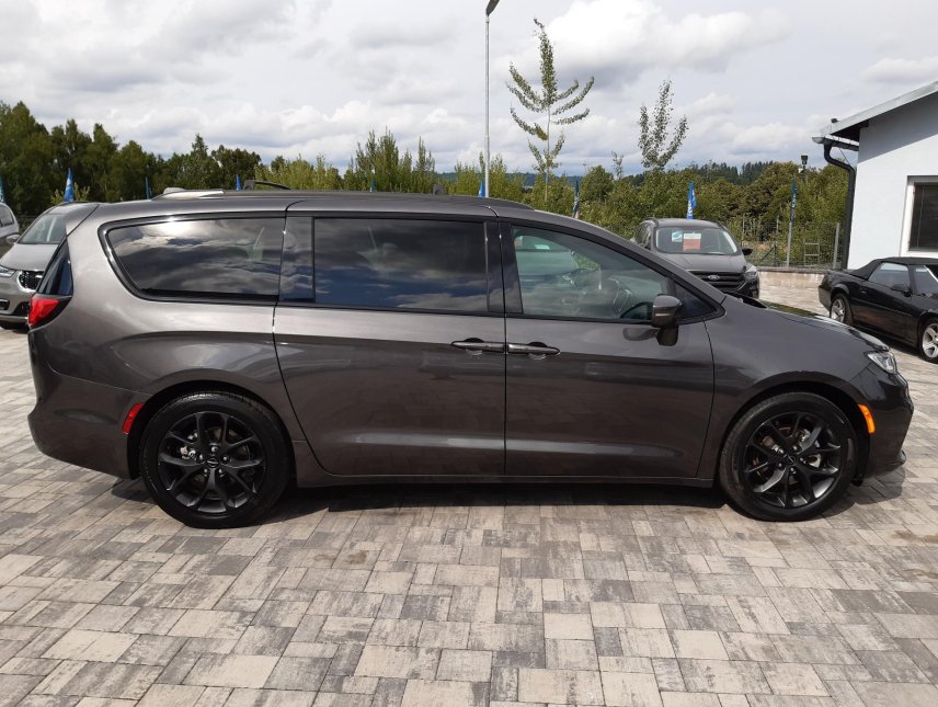 Chrysler Pacifica, 3,6L V6 SPORT, ALU 20, kůže