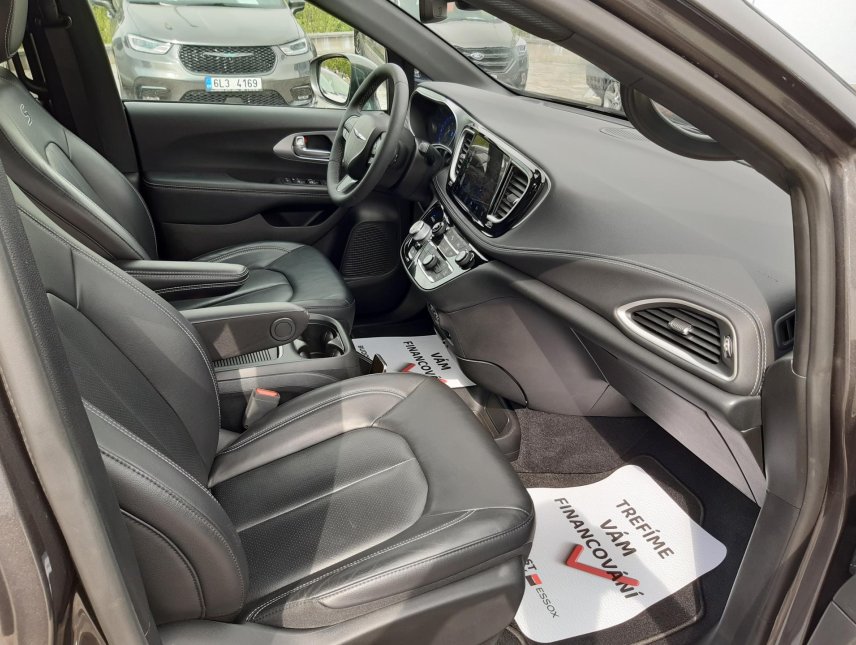 Chrysler Pacifica, 3,6L V6 SPORT, ALU 20, kůže