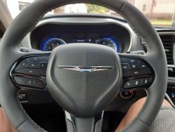 Chrysler Pacifica, 3,6L V6 SPORT, ALU 20, kůže