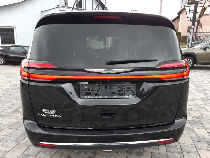 Chrysler Pacifica, 3,6L V6, kůže, kamera, Top km