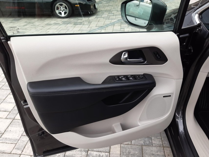 Chrysler Pacifica, 3,6 LIMITED , REZERVACE