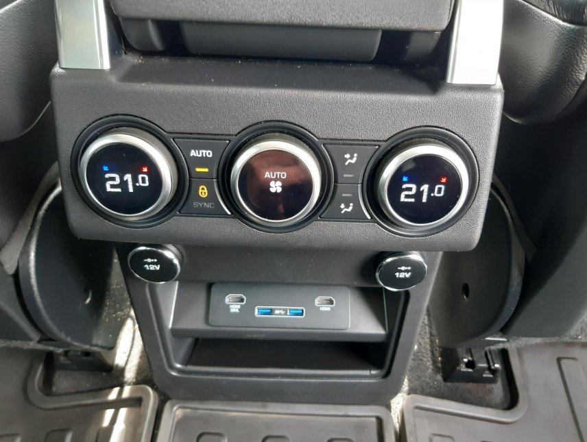 Land Rover Discovery, 3,0 HSE AWD,7 míst,max.výba,ČR