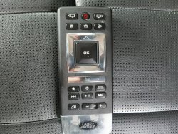 Land Rover Discovery, 3,0 HSE AWD,7 míst,max.výba,ČR