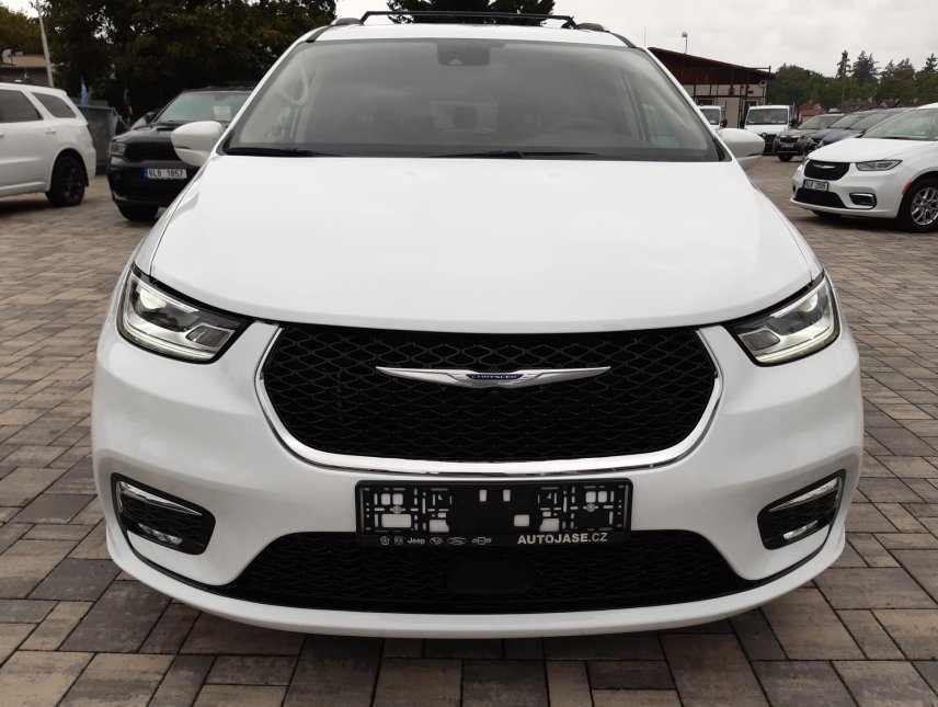 Chrysler Pacifica, 3,6L Hybrid, nový model,Top km