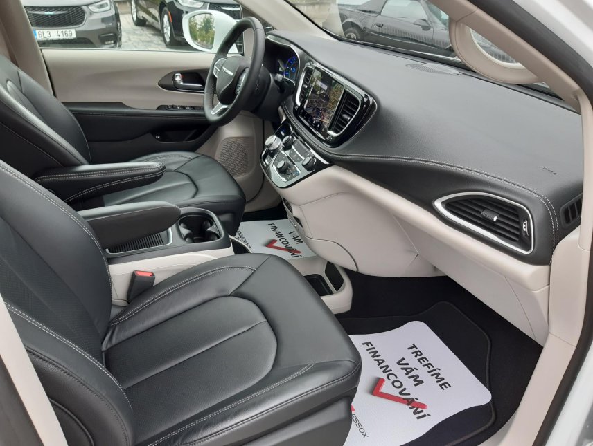 Chrysler Pacifica, 3,6L Hybrid, nový model,Top km