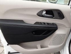 Chrysler Pacifica, 3,6L Hybrid, nový model,Top km