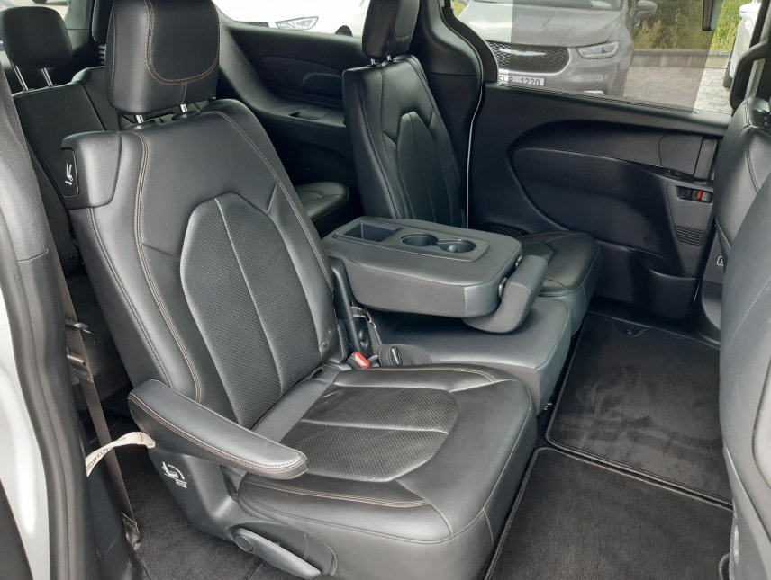 Chrysler Pacifica, 3,6L Sport, 8míst, ALU 20, DVD