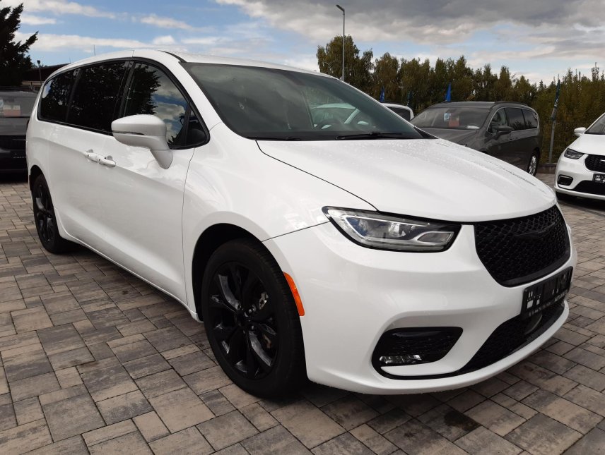 Chrysler Pacifica, 3,6L Sport, 8míst, ALU 20, DVD