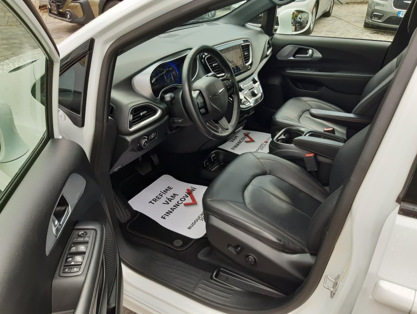 Chrysler Pacifica, 3,6L Sport, 8míst, ALU 20, DVD