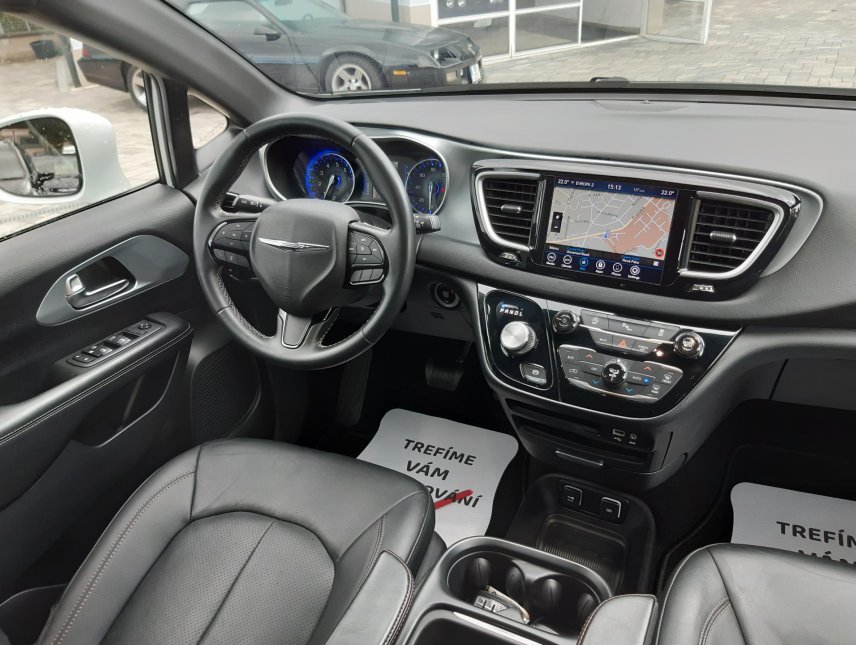 Chrysler Pacifica, 3,6L Sport, 8míst, ALU 20, DVD