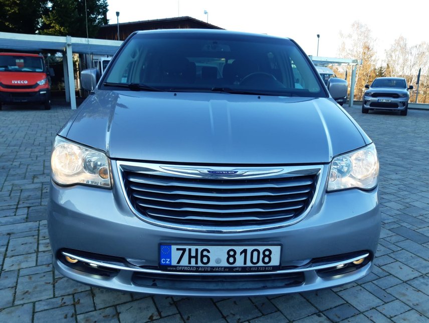 Chrysler Town & Country, 3,6L V6,kůže, 7míst, DVD,Tažné