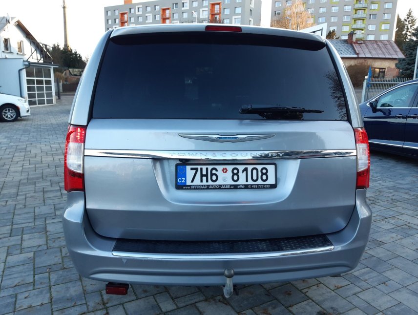 Chrysler Town & Country, 3,6L V6,kůže, 7míst, DVD,Tažné