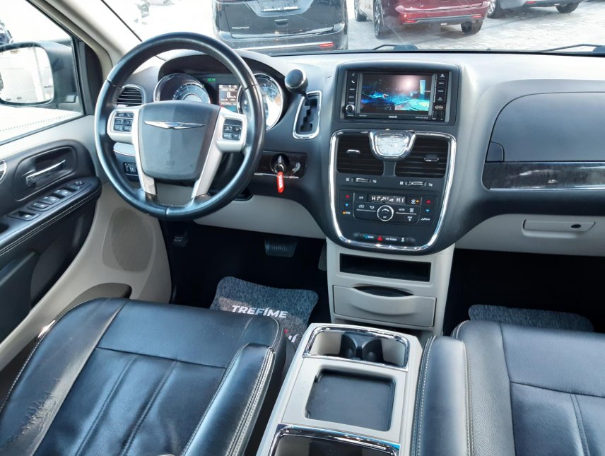 Chrysler Town & Country, 3,6L V6,kůže, 7míst, DVD,Tažné