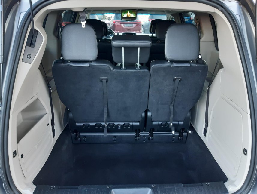 Chrysler Town & Country, 3,6L V6,kůže, 7míst, DVD,Tažné