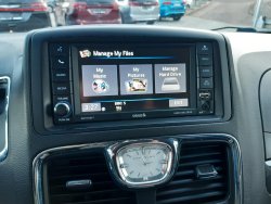 Chrysler Town & Country, 3,6L V6,kůže, 7míst, DVD,Tažné