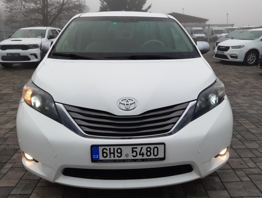 Toyota Sienna, 3,5L V6 4X4, 7míst, tažné