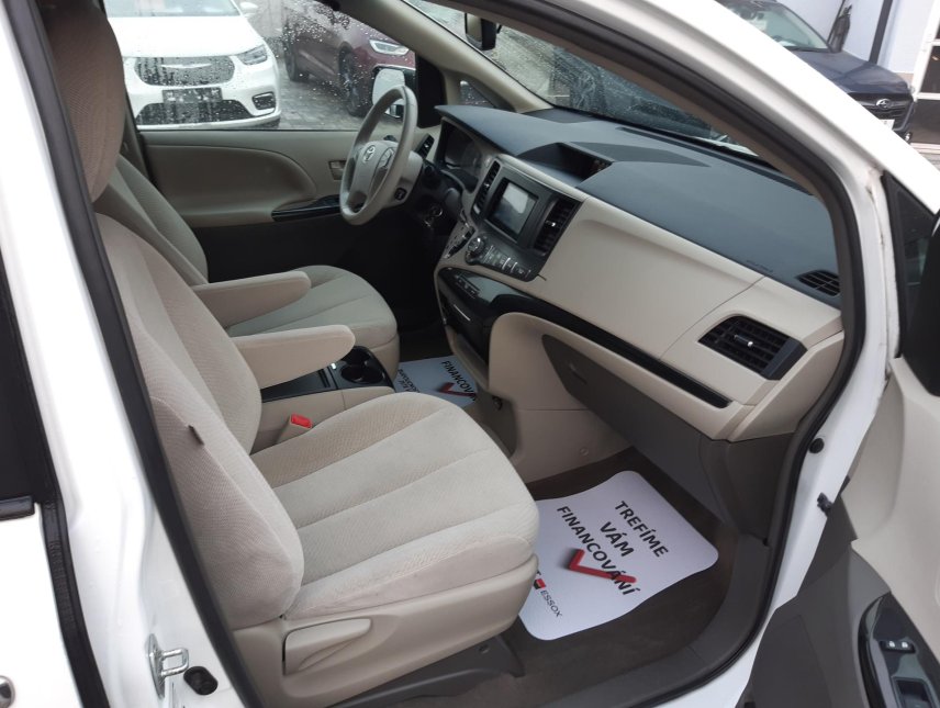Toyota Sienna, 3,5L V6 4X4, 7míst, tažné