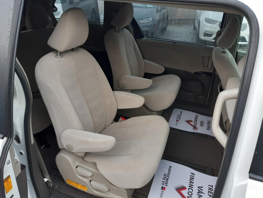 Toyota Sienna, 3,5L V6 4X4, 7míst, tažné