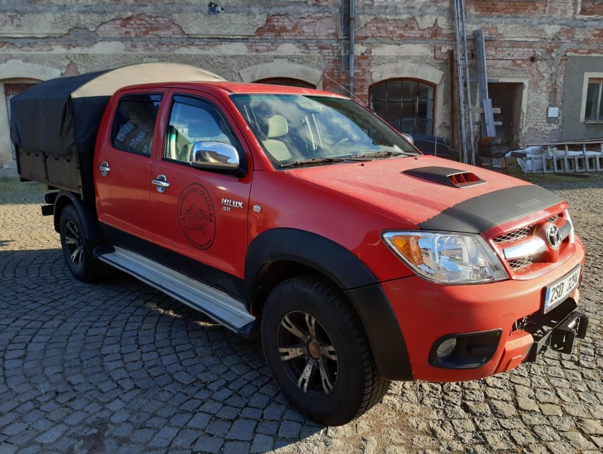Toyota Hilux, 3,0 D-4D 4x4, uzávěrky ARB,DPH