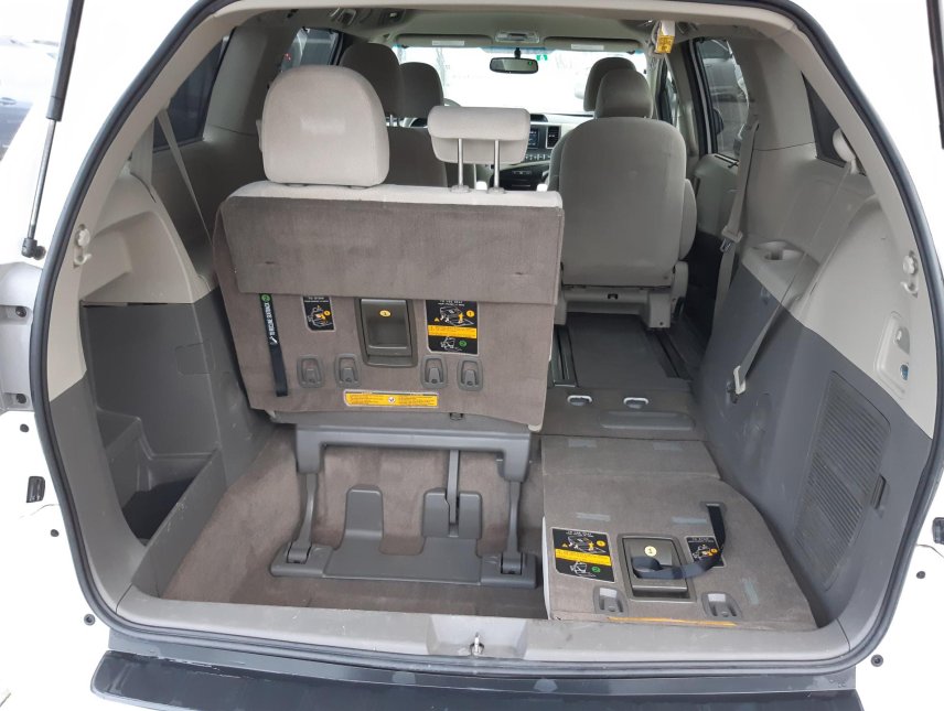 Toyota Sienna, 3,5L V6 4X4, 7míst, tažné