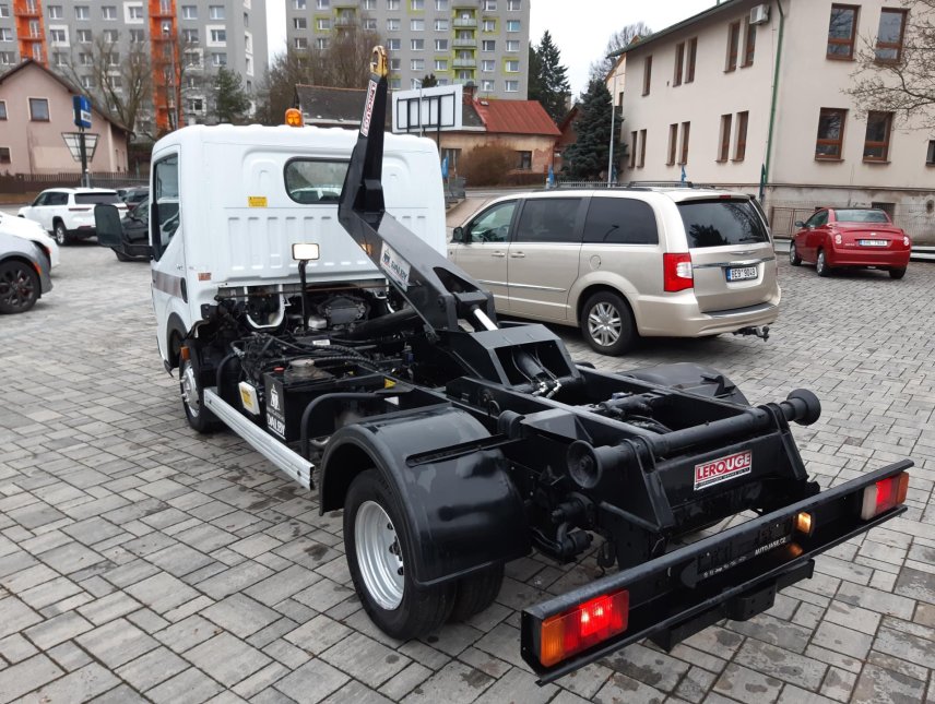 Renault Maxity, 2,5D Nosič kontejneru do 3,5T