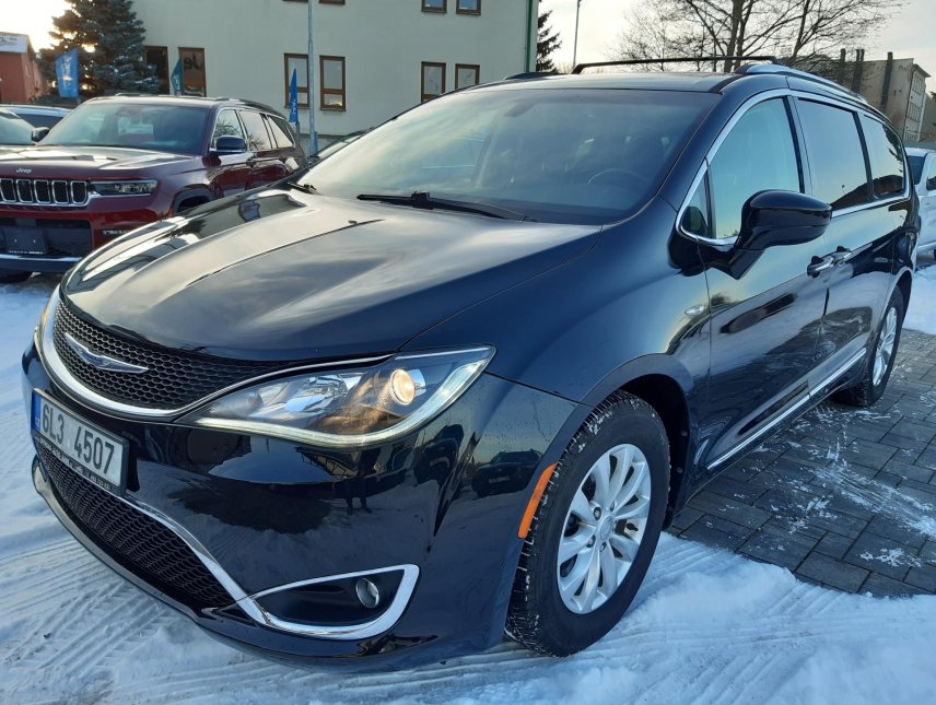 Chrysler Pacifica, 3,6L, kůže, 7míst, tažné, LPG