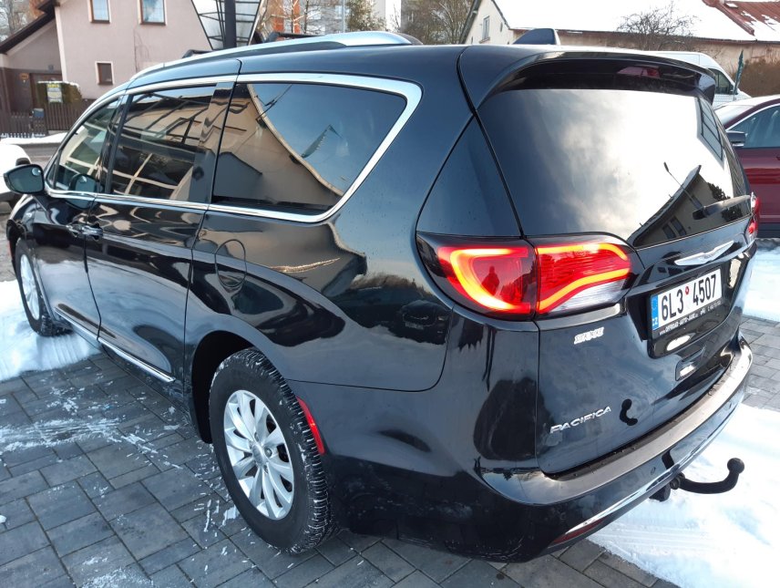 Chrysler Pacifica, 3,6L, kůže, 7míst, tažné, LPG