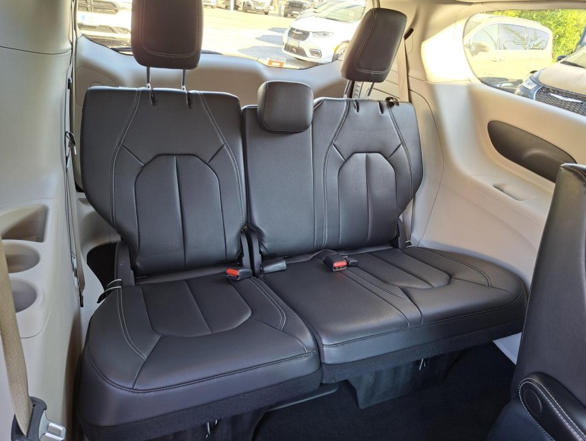 Chrysler Pacifica, 3,6L V6 HYBRID, kůže, servis
