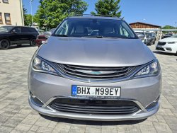 Chrysler Pacifica, 3,6L Hybrid, krásný stav