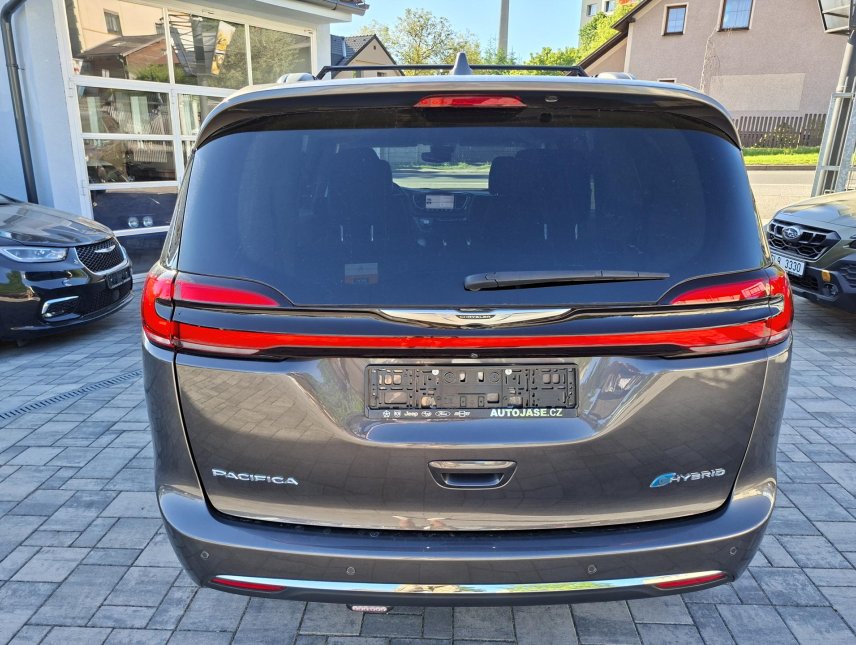 Chrysler Pacifica, 3,6L V6 HYBRID, kůže, servis