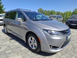 Chrysler Pacifica, 3,6L Hybrid, krásný stav