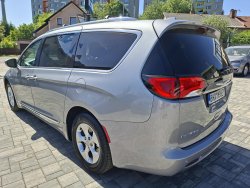 Chrysler Pacifica, 3,6L Hybrid, krásný stav