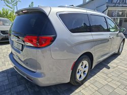 Chrysler Pacifica, 3,6L Hybrid, krásný stav